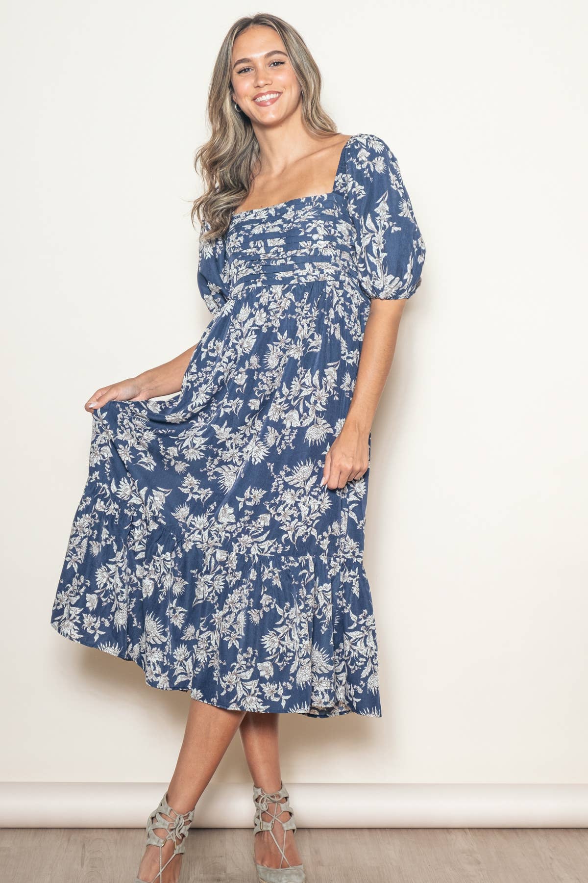 Romantic Classic Pleated Detailed Midi Dress in Indigo Blue