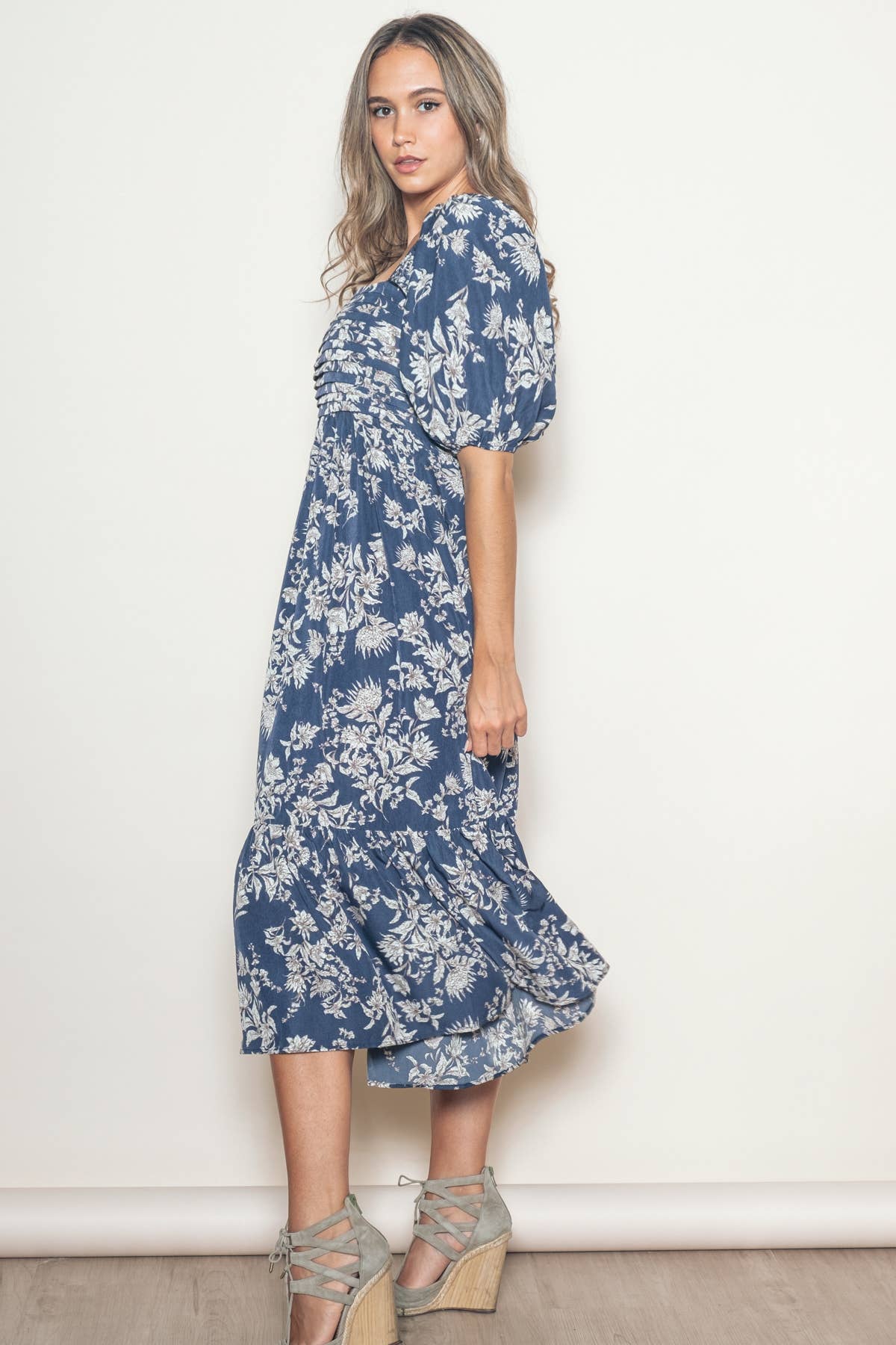 Romantic Classic Pleated Detailed Midi Dress in Indigo Blue