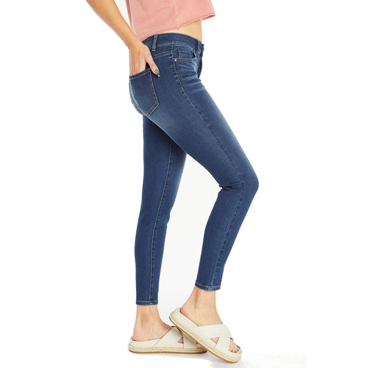 Unforgettable Stretch Skinny Jeans in Dark Wash