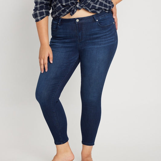 Stretch Skinny Jeans in Dark Wash PLUS
