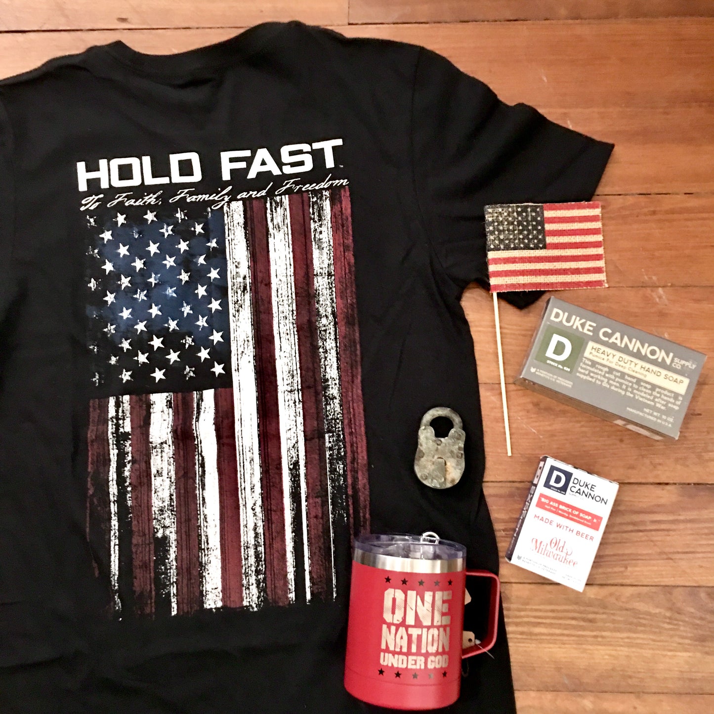 Hold Fast Flag Patriotic Cotton Tee MEN